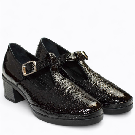 Coretta Women's Black Leather Low-Top Shoes