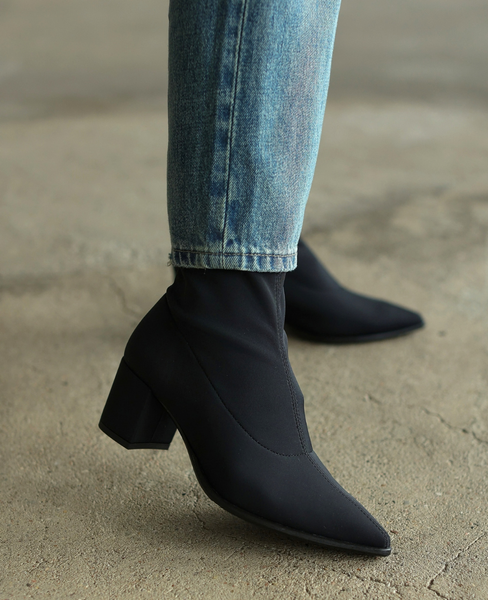 Kubelia Black Women's Ankle Boots