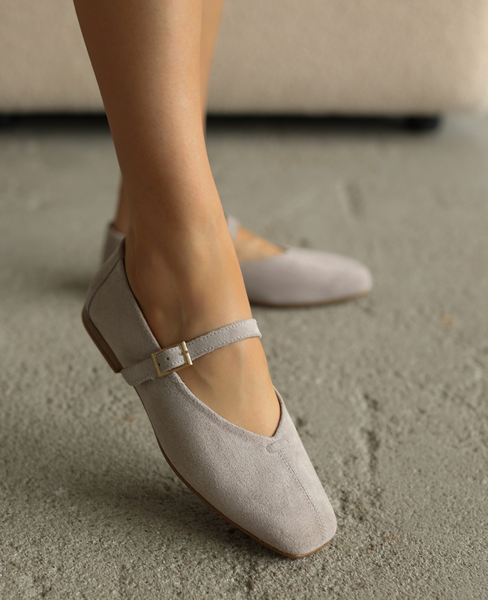 Olivina Women's Gray Leather Low-Top Shoes