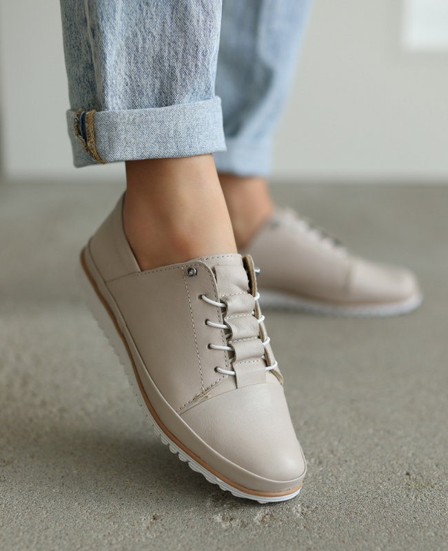 Tallora Women's Gray Leather Low-Cut Shoes