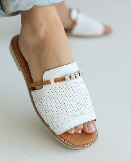 Aeloria White Leather Women's Flip-Flops