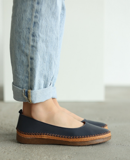 Kalipha Navy Blue Leather Women's Ballet Flats